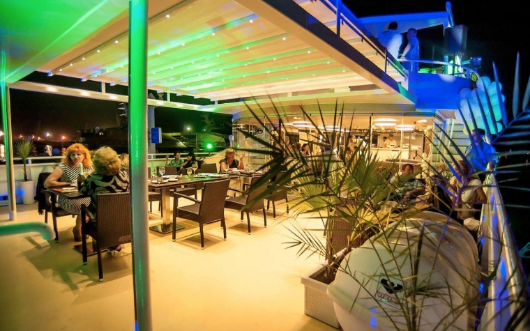 Речная прогулка на яхте-ресторане класса люкс Palma De Сочи с ужином на борту в День Города - вид 9